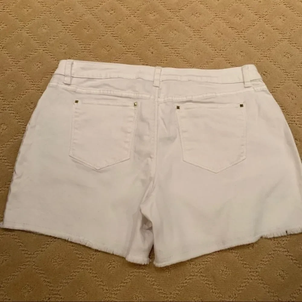 Apt 9 White‎ Denim Shorts 12